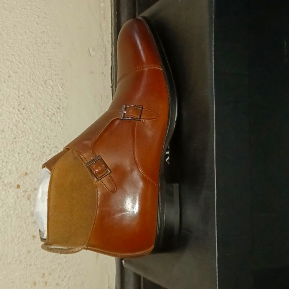 Shoes - Picture 2 of 4